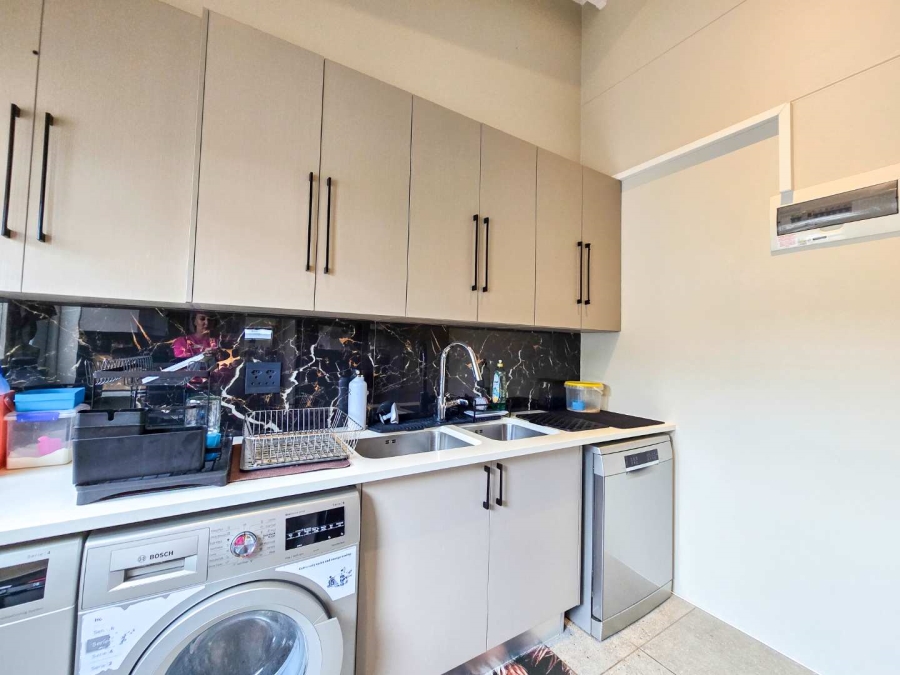 5 Bedroom Property for Sale in Stilbaai Oos Western Cape